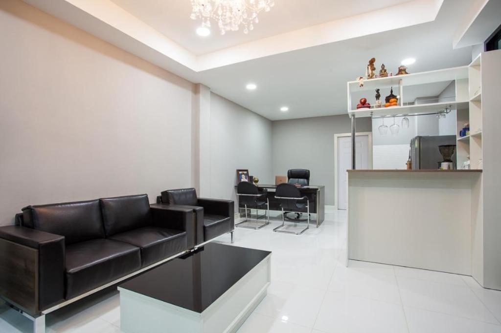 K Station Pattaya Otel Dış mekan fotoğraf