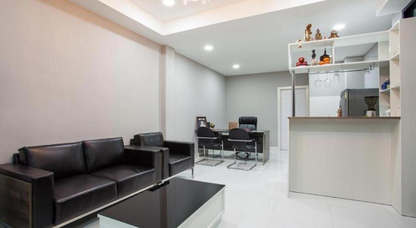 K Station Pattaya Otel Dış mekan fotoğraf